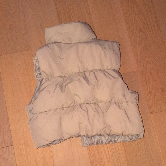 H&M Puffer Jacket - Picture 2 of 4